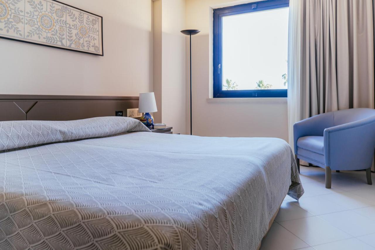 Palm Beach Club Hotel Casteldaccia Kültér fotó